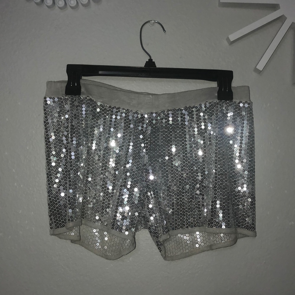 Silver sequin short - Picture 1 of 2